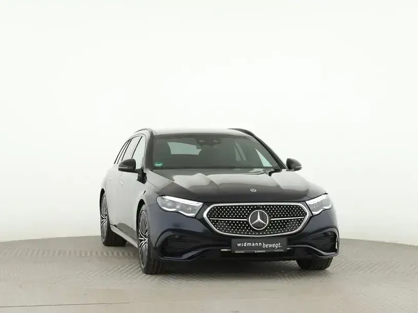 Usado Mercedes E220 AMG 197 CV (144 kW) 2025 Azul Familiar