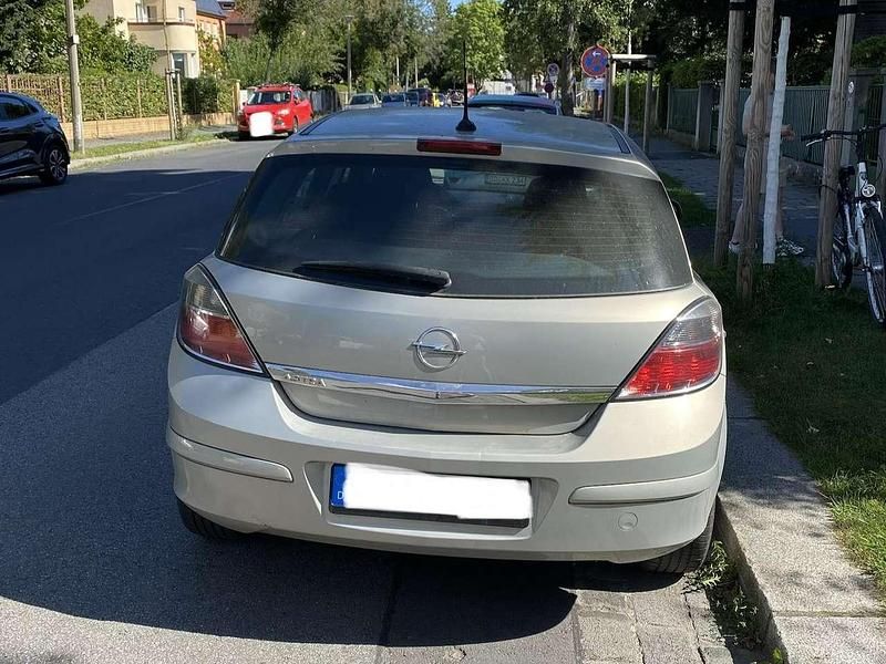 Gebraucht Opel Astra Edition 90 PS (66 kW) 2007 Limousine
