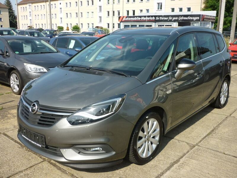 Quarz grau Gebraucht 2019 Opel Zafira Life Innovation Van | 11.900 € - Bild 1/4