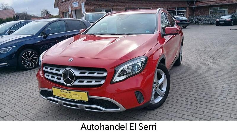 Gebraucht Mercedes GLA200 156 PS (114 kW) 2018 Rot SUV