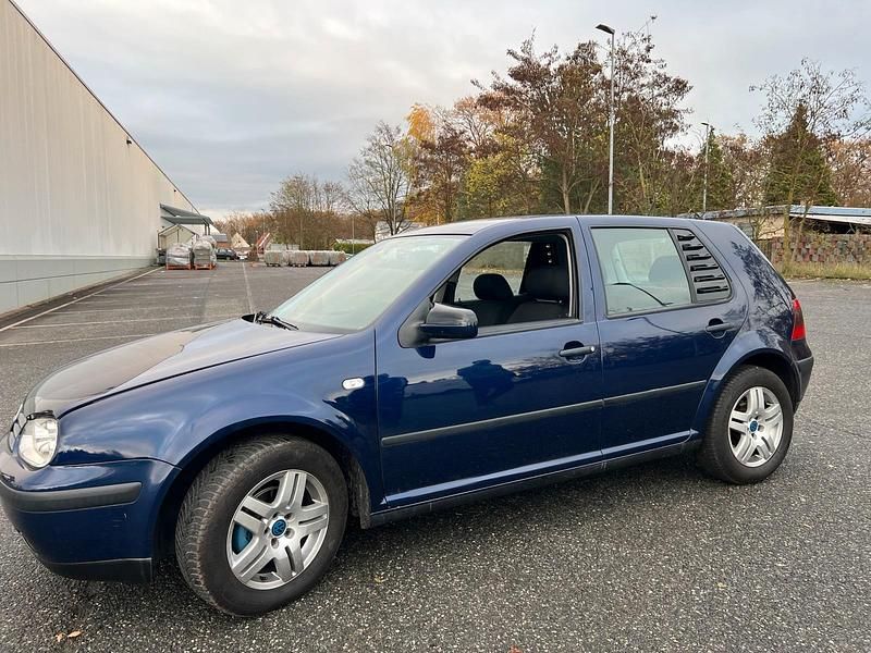 Gebraucht VW Golf IV 75 PS (55 kW) 2001 Blau Limousine