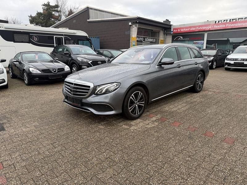 Selenitgrau Gebraucht 2018 Mercedes E200 Kombi | 22.990 € (Guter Preis) - Bild 1/4