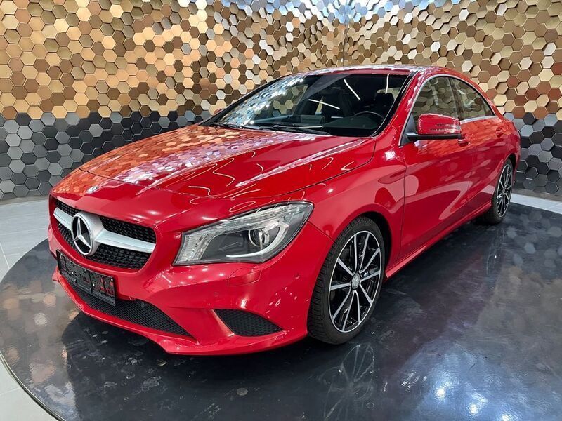 Jupiterrot uni Gebraucht 2015 Mercedes CLA180 Limousine | 16.948 € (Etwas zu teuer) - Bild 1/4