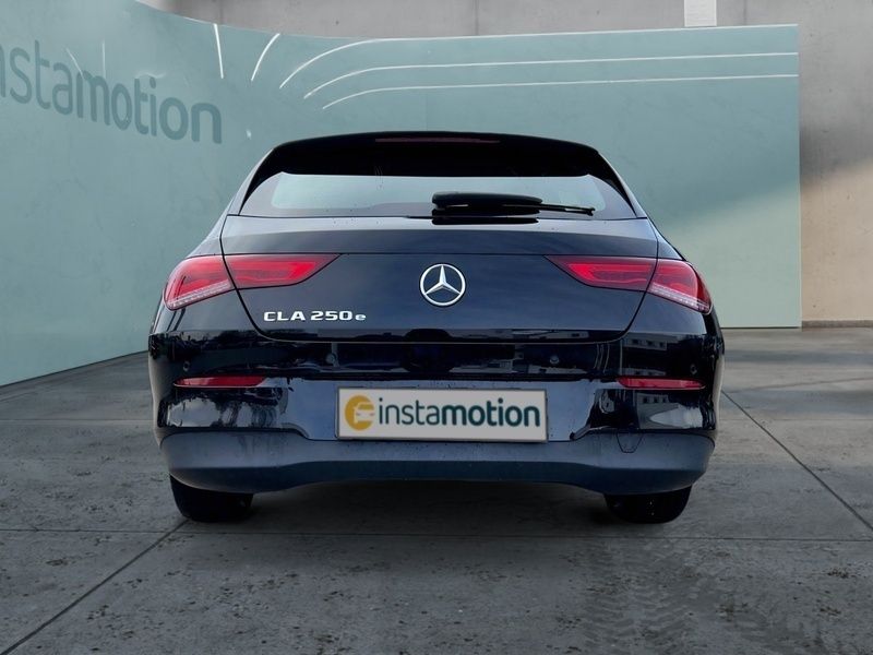 Gebraucht Mercedes CLA250e 160 PS (117 kW) 2020 Schwarz Coupé