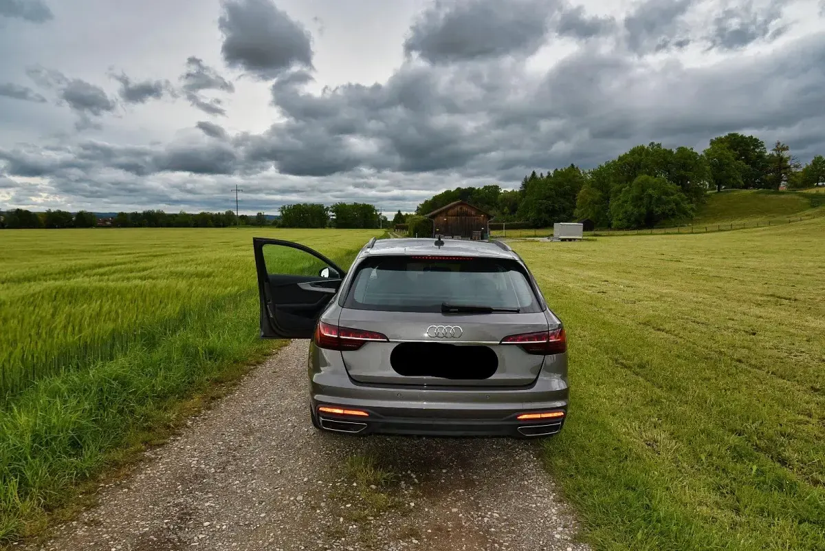 Gebraucht Audi A4 150 PS (110 kW) 2022 Grau Kombi