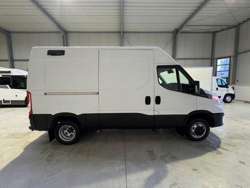 Gebraucht Iveco Daily 179 PS (131 kW) 2020 White ic 194 Van