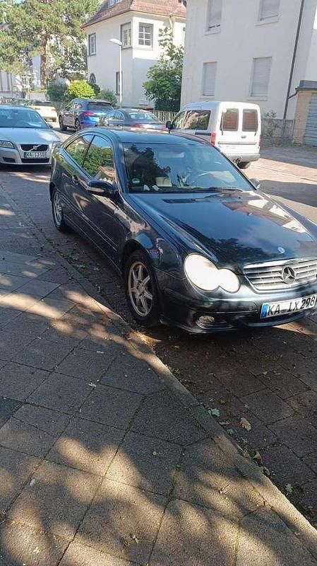 Gebraucht 2005 Mercedes C200 Sport Edition Coupé | 2.800 € (Etwas zu teuer) - Bild 1/4