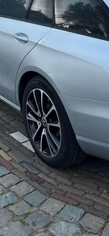 Gebraucht Mercedes E300 Avantgarde 265 PS (194 kW) 2023 Silber Kombi