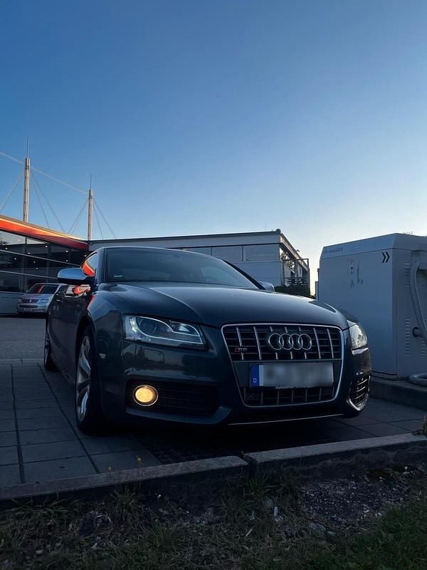 Grau Gebraucht 2009 Audi S5 Coupé | 10.000 € (Superpreis) - Bild 1/4