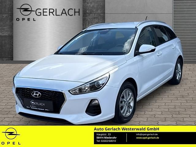 Weiß Gebraucht 2018 Hyundai i30 Trend Kombi | 11.900 € (Guter Preis) - Bild 1/4