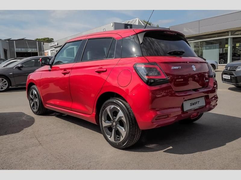 Neu Suzuki Swift Comfort+ 83 PS (61 kW) 2025 Rot Kleinwagen
