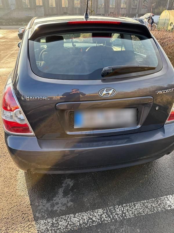 Gebraucht Hyundai Accent 97 PS (71 kW) 2008 Grau Kleinwagen