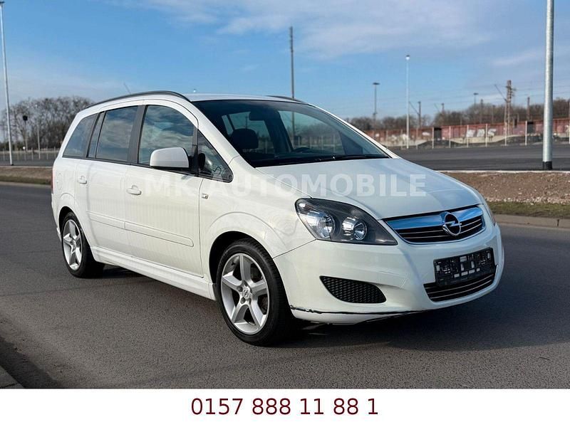 Gebraucht Opel Zafira Family 116 PS (85 kW) 2012 Weiß Van / Kleinbus