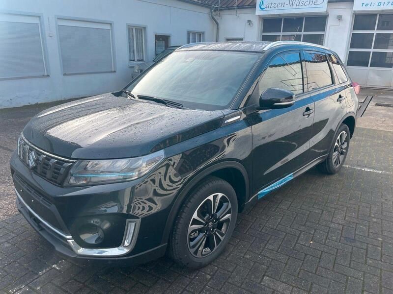 Schwarz Gebraucht 2022 Suzuki Vitara Comfort+ SUV | 22.222 € (Fairer Preis) - Bild 1/4