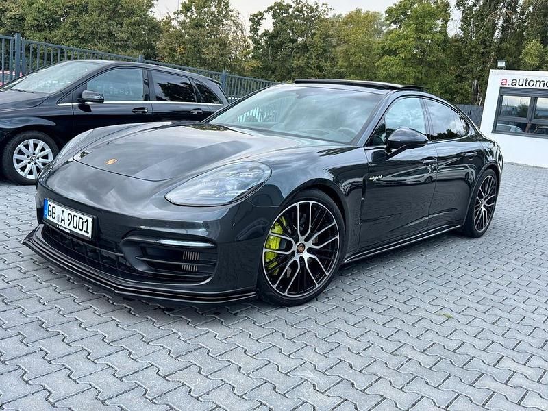 Grau Gebraucht 2021 Porsche Panamera 4S Limousine | 76.500 € - Bild 1/4