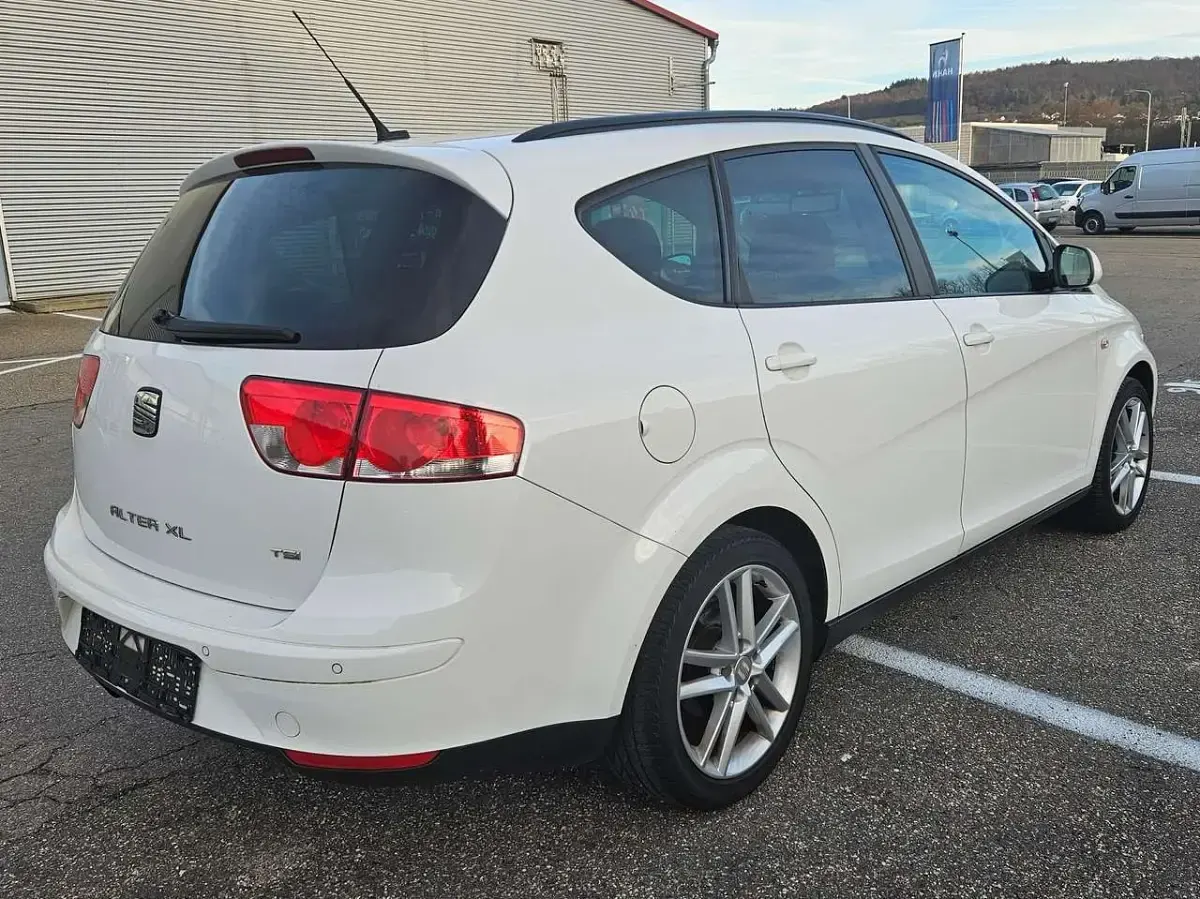 Gebraucht Seat Altea XL Sun 125 PS (91 kW) 2015 "candy" weiss Van / Kleinbus