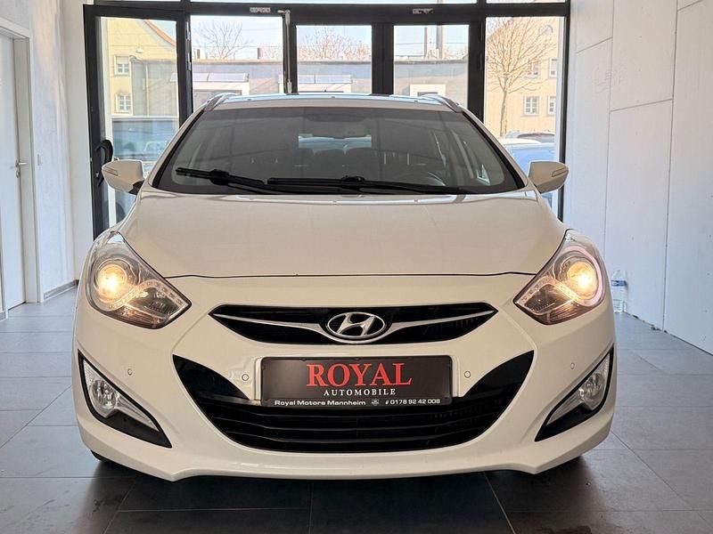 Gebraucht Hyundai i40 Premium 136 PS (100 kW) 2016 Weiß Kombi