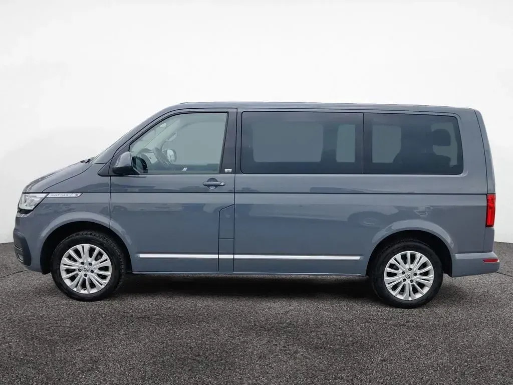 Gebraucht VW Multivan Generation Six 150 PS (110 kW) 2022 Pure grey Van / Kleinbus
