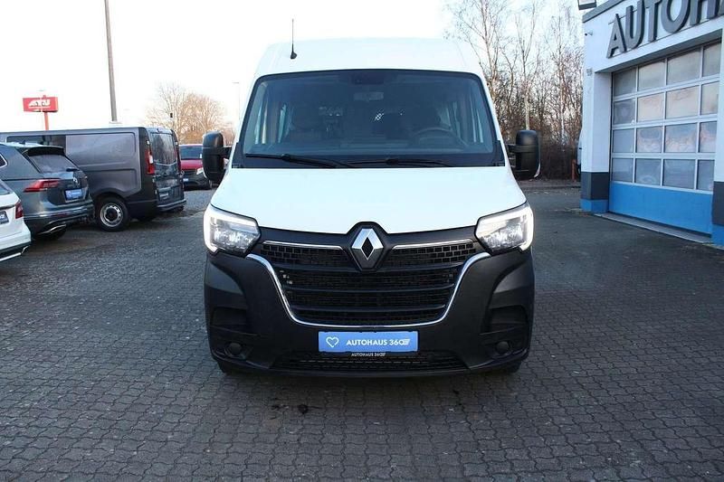 Second-hand Renault Master 150 CP (110 kW) 2023 Alb Monovolum