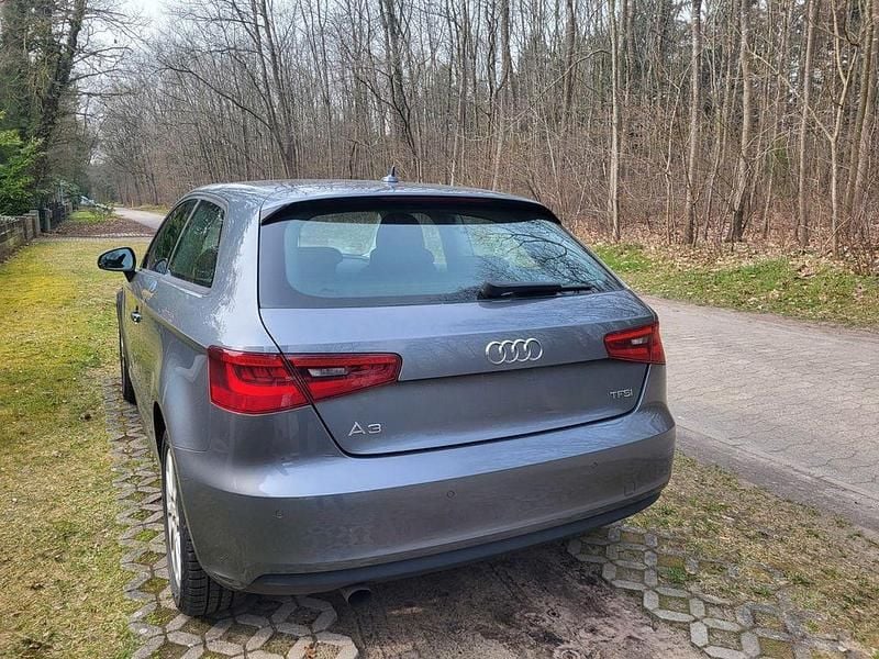 Gebraucht Audi A3 Ambiente 105 PS (77 kW) 2013 Grau Limousine