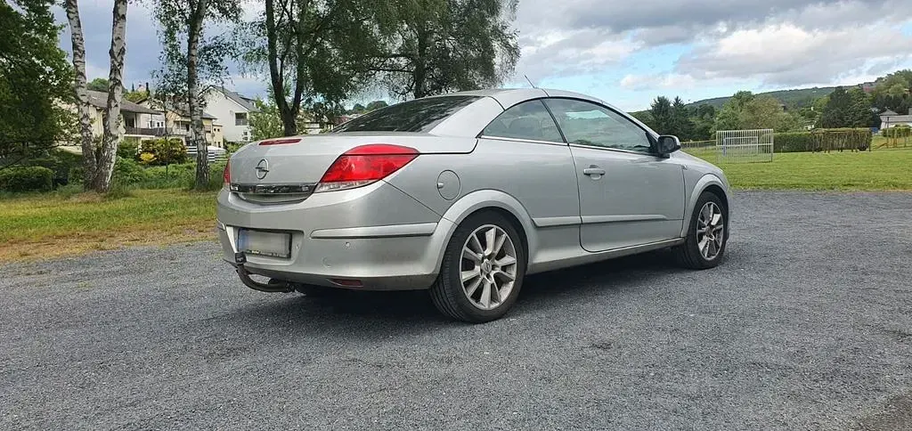 Gebraucht Opel Astra Edition 140 PS (102 kW) 2007 Silber Cabrio