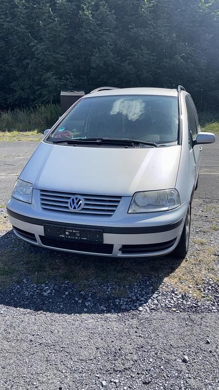 Silber Gebraucht 2002 VW Sharan Van / Kleinbus | 750 € (Superpreis) - Bild 1/4