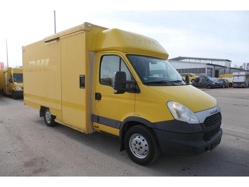 Second-hand Iveco Daily 106 CP (77 kW) 2013 Galben Van