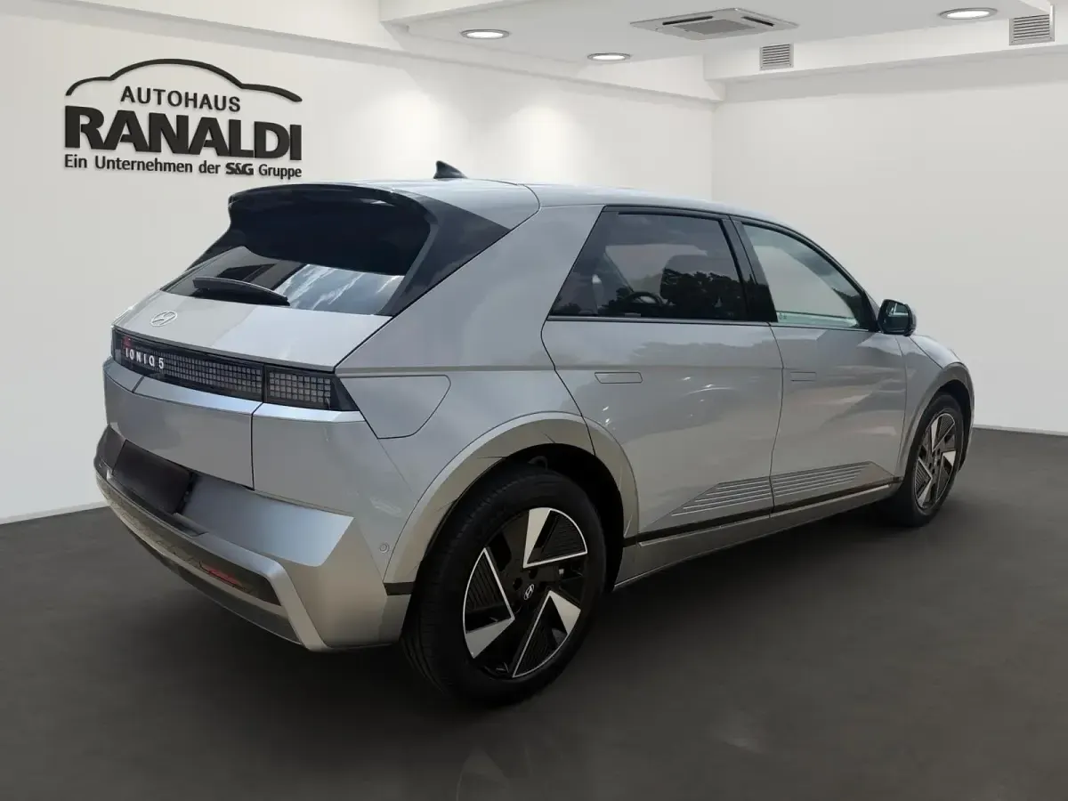Neu Hyundai Ioniq 5 167 kW (228 PS) 2026 Grau SUV