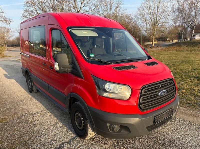 Usado Ford Transit 131 HP (96 kW) 2017 Vermelho Monovolume