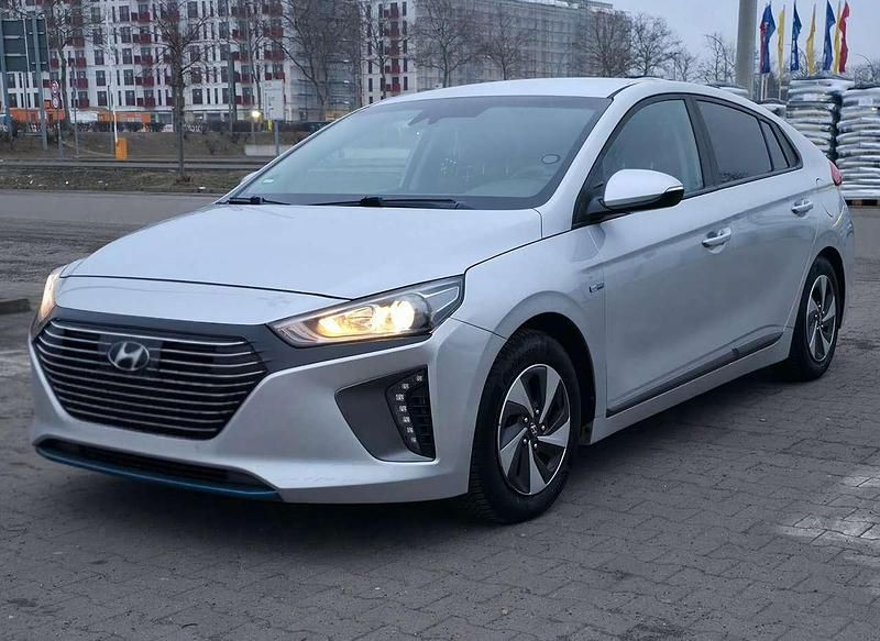 Gebraucht Hyundai Ioniq Trend 105 PS (77 kW) 2017 Kleinwagen