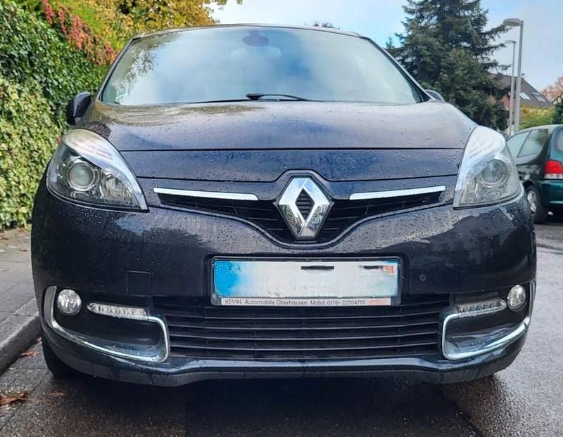 Schwarz Gebraucht 2016 Renault Scénic III Bose Edition Van / Kleinbus | 5.950 € (Guter Preis) - Bild 1/4