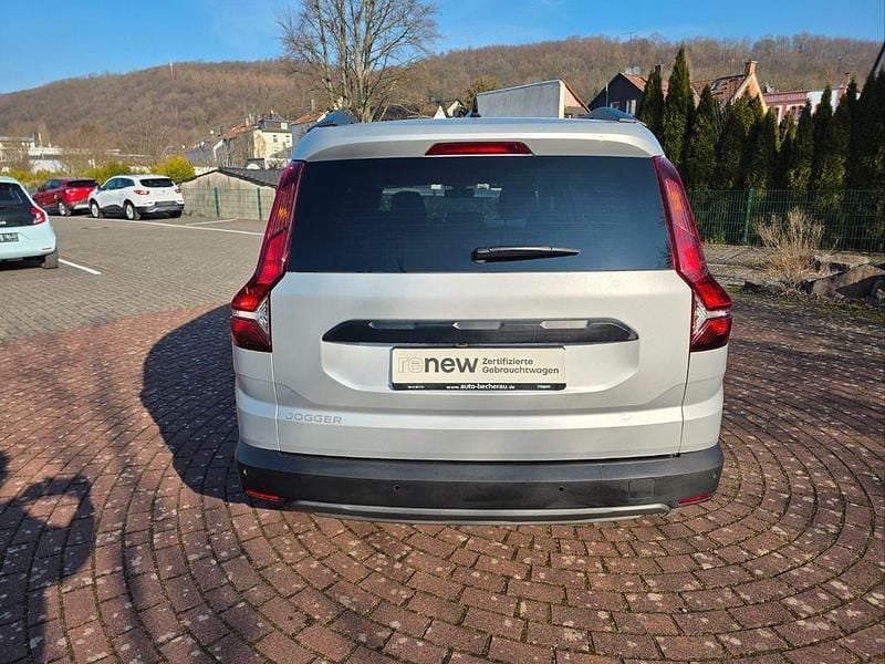 Gebraucht Dacia Jogger Extreme 101 PS (74 kW) 2022 Mondsteingrau Van / Kleinbus