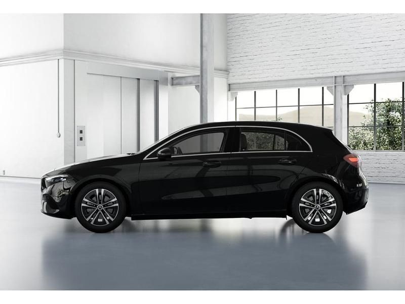 Gebraucht Mercedes A200 Progressive 163 PS (119 kW) 2024 Unilack nachtschwarz Limousine