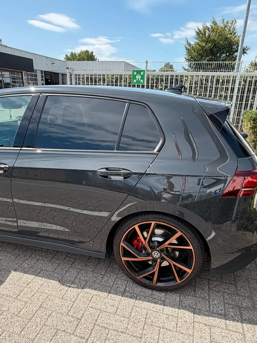 Gebraucht VW Golf VIII GTI 265 PS (194 kW) 2025 Grau Limousine