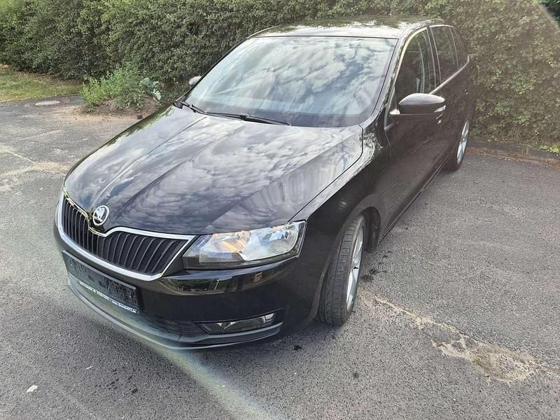 Schwarz Gebraucht 2018 Skoda Rapid Active Kombi | 9.400 € (Guter Preis) - Bild 1/4