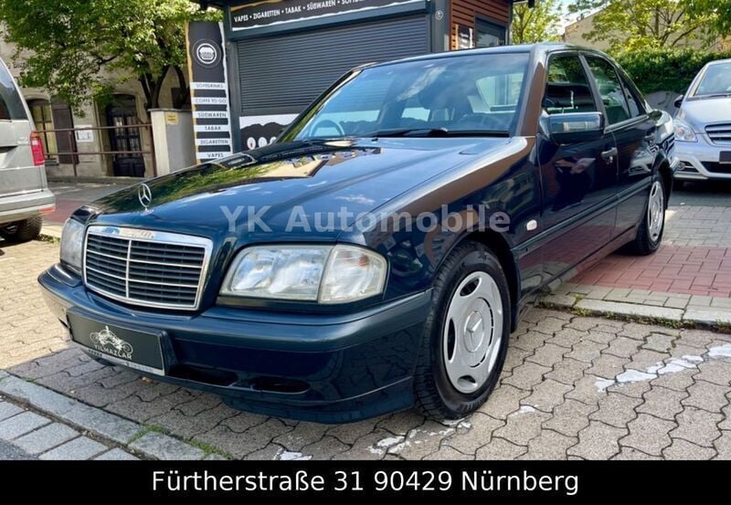 Gebraucht Mercedes C180 122 PS (89 kW) 1997 Schwarz Limousine