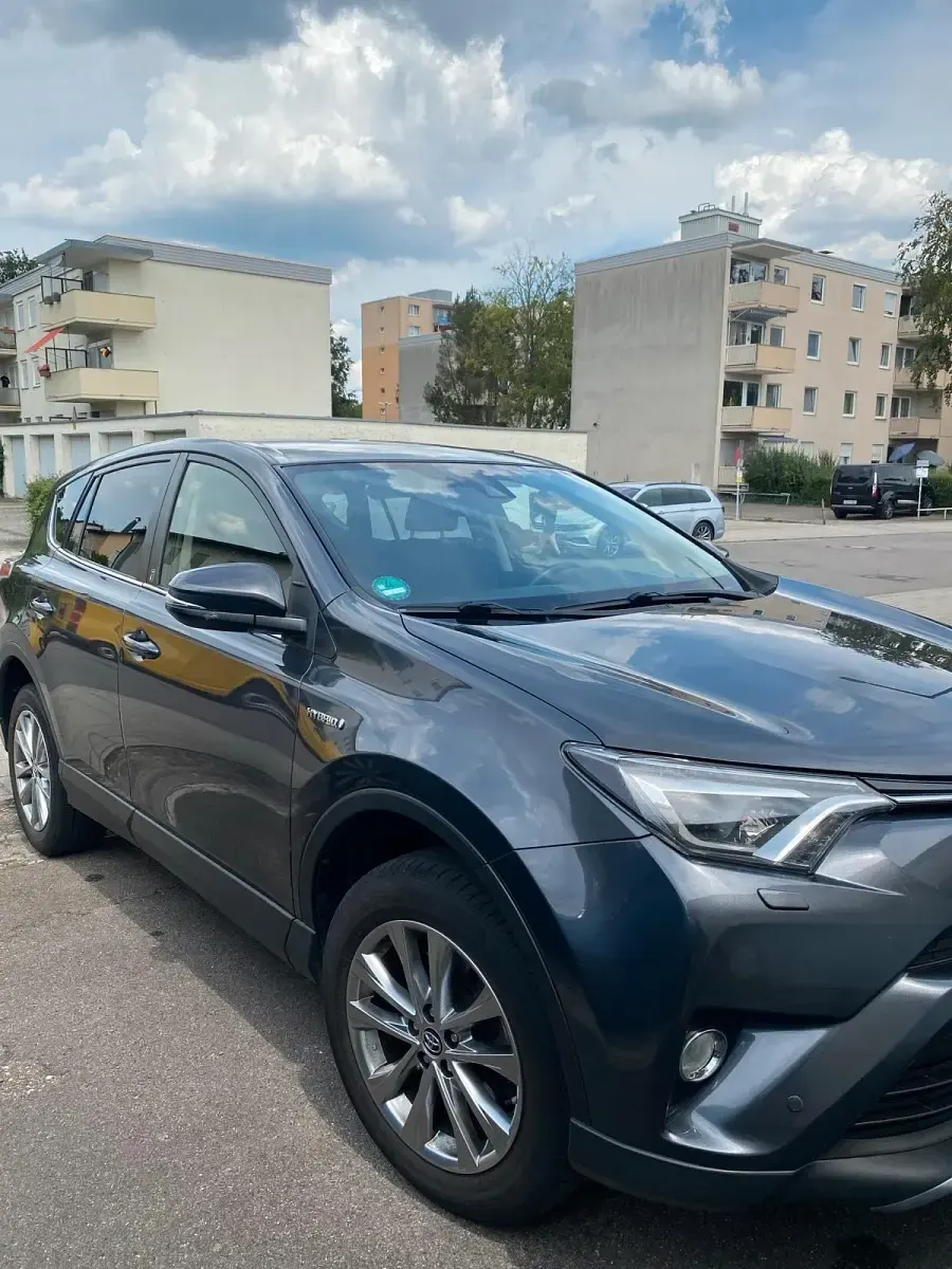 Gebraucht Toyota RAV4 Hybrid Team 197 PS (144 kW) 2018 Grau SUV