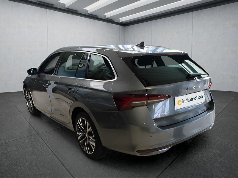 Grau Gebraucht 2024 Skoda Octavia Kombi | 38.299 € (Teuer) - Bild 1/4