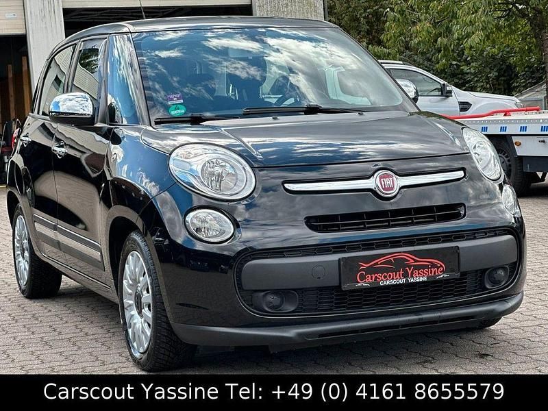 Schwarz Gebraucht 2016 Fiat 500L Pop Star Van / Kleinbus | 6.990 € (Guter Preis) - Bild 1/4