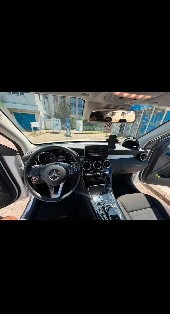 Gebraucht Mercedes GLC250 211 PS (155 kW) 2017 Weiß SUV