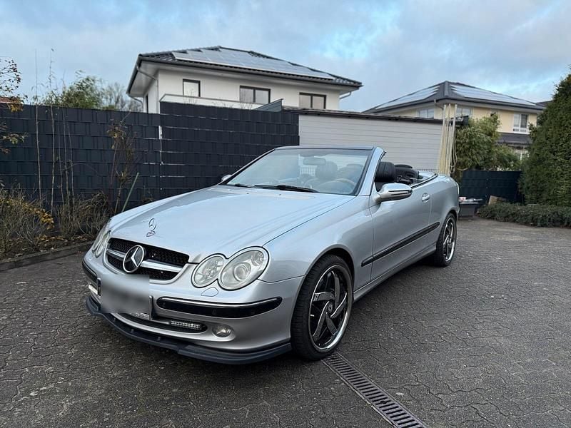 Silber Gebraucht 2004 Mercedes CLK200 Cabrio | 5.500 € - Bild 1/4