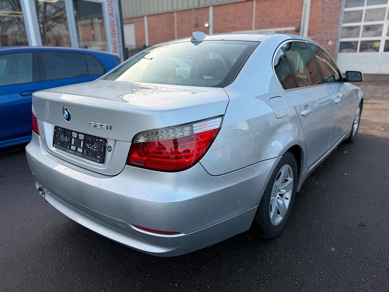 Gebraucht BMW 523 190 PS (139 kW) 2008 Silber Limousine