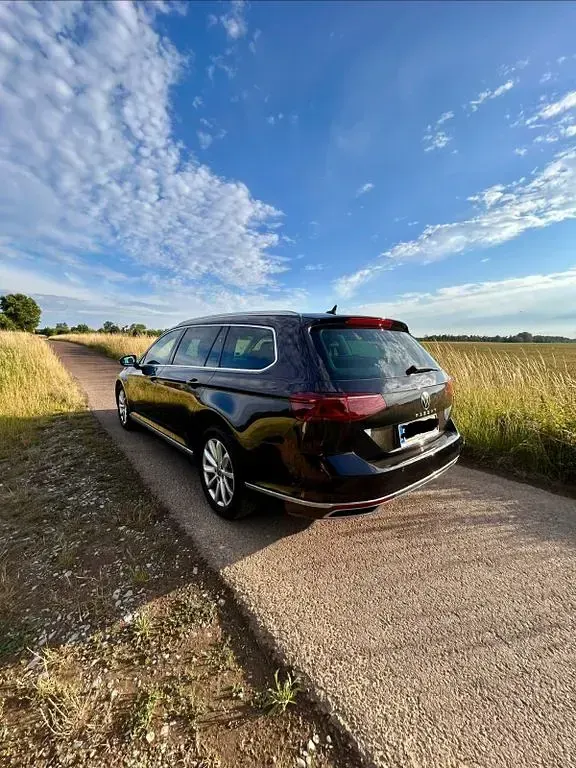 Gebraucht VW Passat Elegance 150 PS (110 kW) 2021 Schwarz Kombi