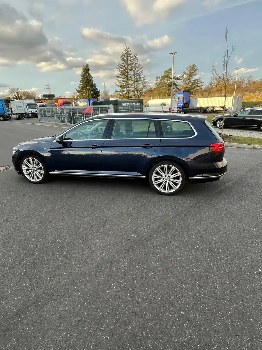 Gebraucht VW Passat 236 PS (173 kW) 2015 Blau Kombi