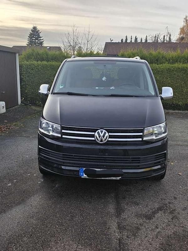 Second-hand VW Multivan Highline 204 CP (150 kW) 2017 Negru Monovolum