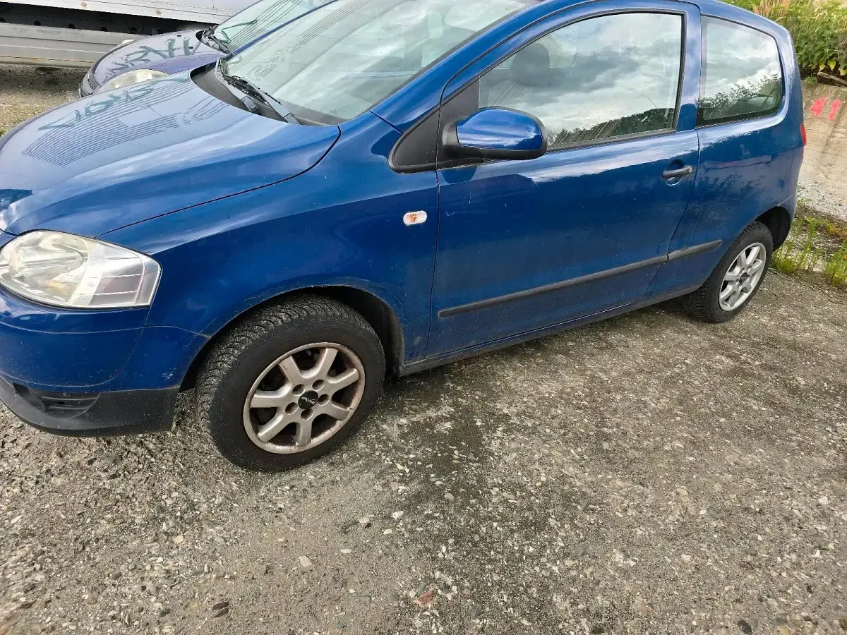 Gebraucht VW Fox 75 PS (55 kW) 2005 Blau Kleinwagen
