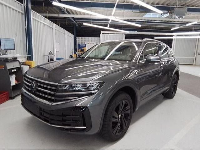 Siliziumgrau metallic Gebraucht 2024 VW Touareg Elegance SUV | 59.980 € (Fairer Preis) - Bild 1/4