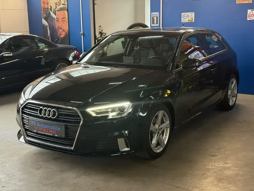 Gebraucht Audi A3 Sport 116 PS (85 kW) 2017 Schwarz Limousine
