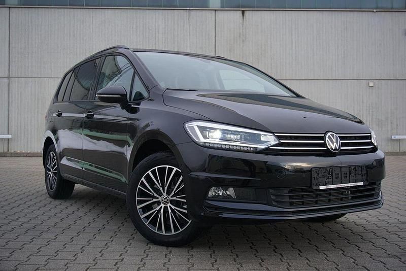 Neu VW Touran 150 PS (110 kW) 2026 Grenadillschwarz metallic Van / Kleinbus