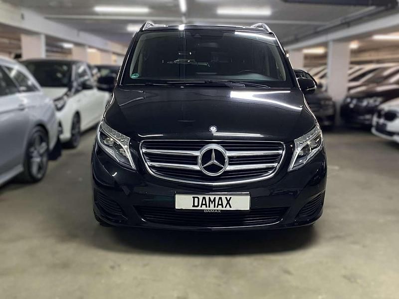 Gebraucht Mercedes V250 Edition 190 PS (139 kW) 2016 Obsidianschwarz metallic Van / Kleinbus